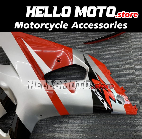 Suzuki GSX-R 600 2001-2003 / GSX-R 750 2000-2003 Fairing P/N 2B5 Suzuki GSX-R 600 2001-2003 / GSX-R 750 2000-2003 Fairing P/N 2B5