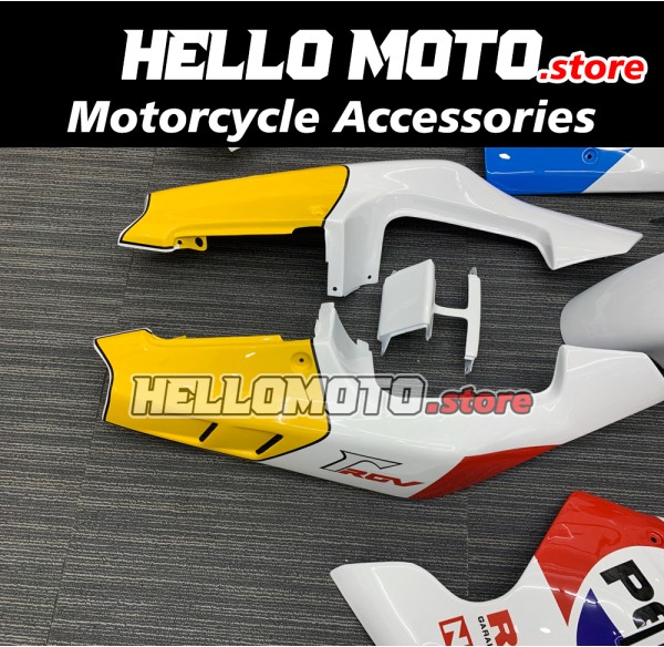 Suzuki RGV250 VJ22 1991-1996 Fairing P/N 2U1 Suzuki RGV250 VJ22 1991-1996 Fairing P/N 2U1