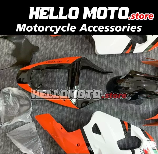Suzuki GSX-R 600 2001-2003 / GSX-R 750 2000-2003 Fairing P/N 2B1 Suzuki GSX-R 600 2001-2003 / GSX-R 750 2000-2003 Fairing P/N 2B1