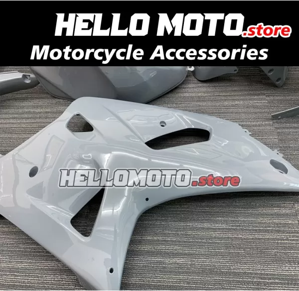 Suzuki GSX-R 600 2001-2003 / GSX-R 750 2000-2003 Fairing P/N 2B6 Suzuki GSX-R 600 2001-2003 / GSX-R 750 2000-2003 Fairing P/N 2B6