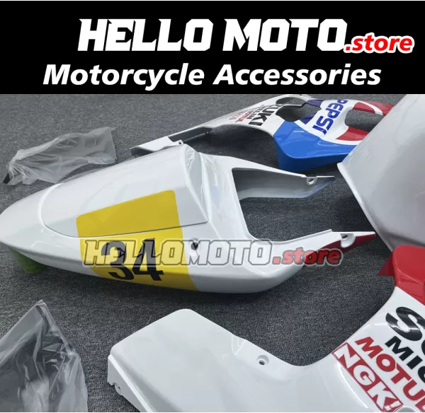 Suzuki GSX-R 600 2001-2003 / GSX-R 750 2000-2003 Fairing P/N 2B8 Suzuki GSX-R 600 2001-2003 / GSX-R 750 2000-2003 Fairing P/N 2B8