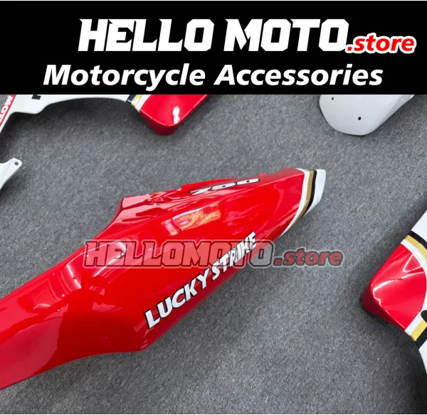 Suzuki GSX-R 600 2001-2003 / GSX-R 750 2000-2003 Fairing P/N 2B14 Suzuki GSX-R 600 2001-2003 / GSX-R 750 2000-2003 Fairing P/N 2B14