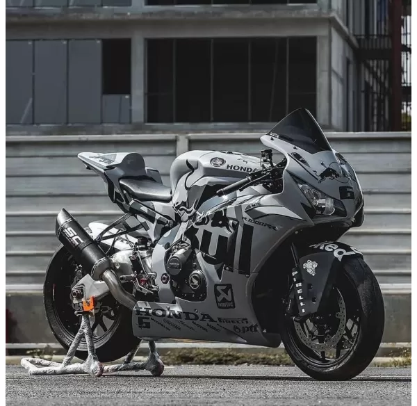 Honda CBR 1000RR 2012-2016 Fairing P/N 1AR10 Honda CBR 1000RR 2012-2016 Fairing P/N 1AR10